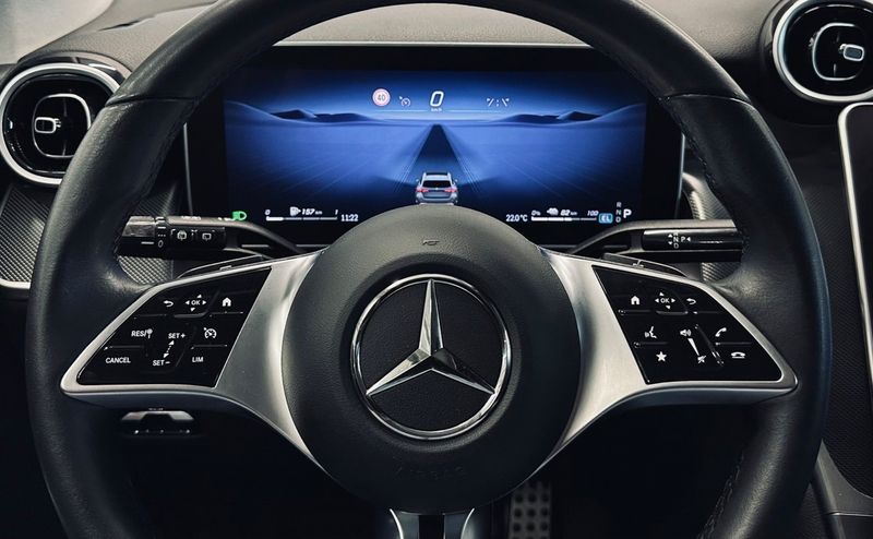 Mercedes GLC300 bild 11