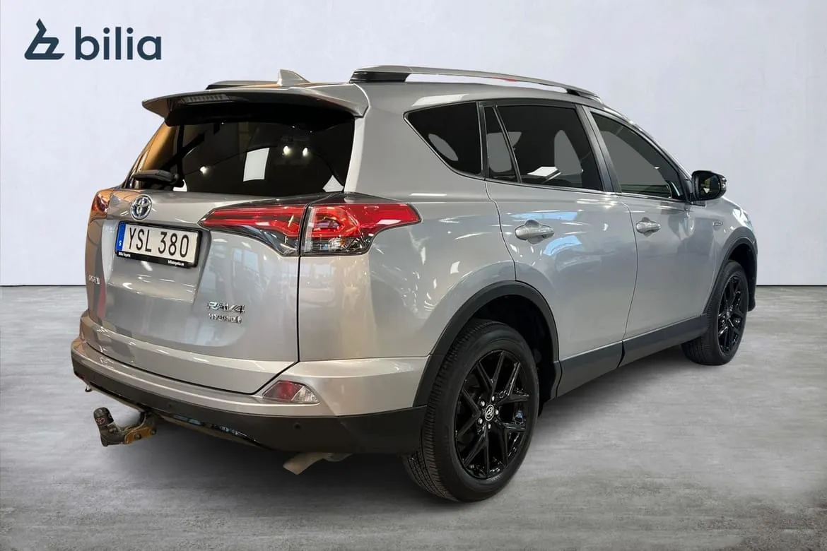 Vehicle image 18