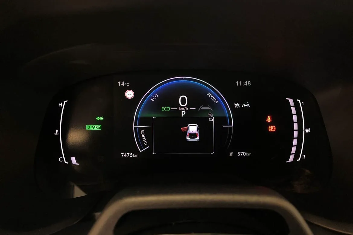 Vehicle image 15