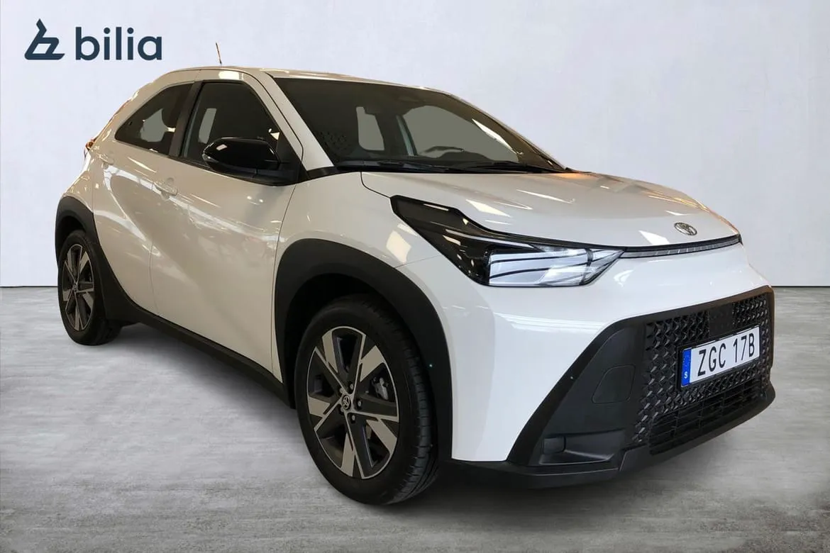 Vehicle image 19