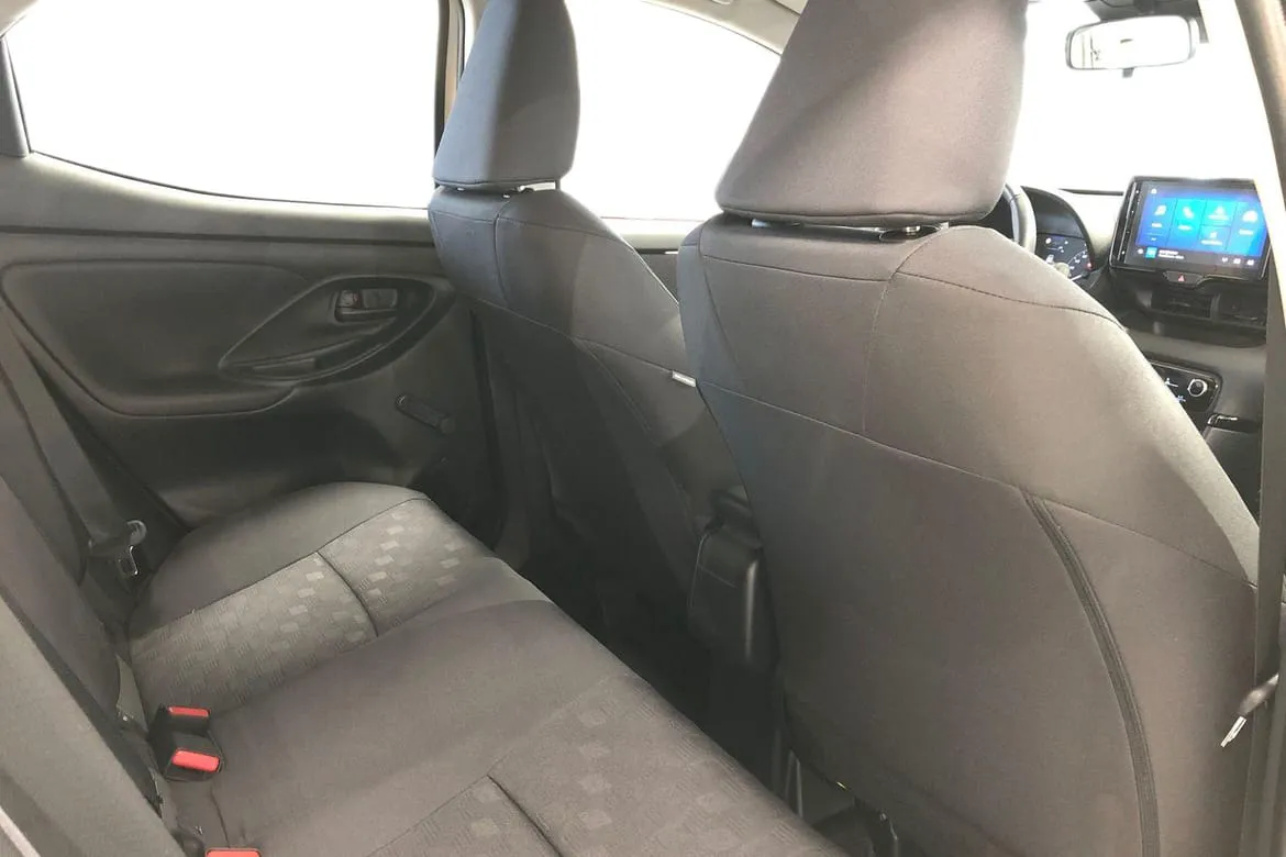 Vehicle image 8