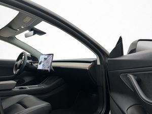Tesla Model 3 bild 15