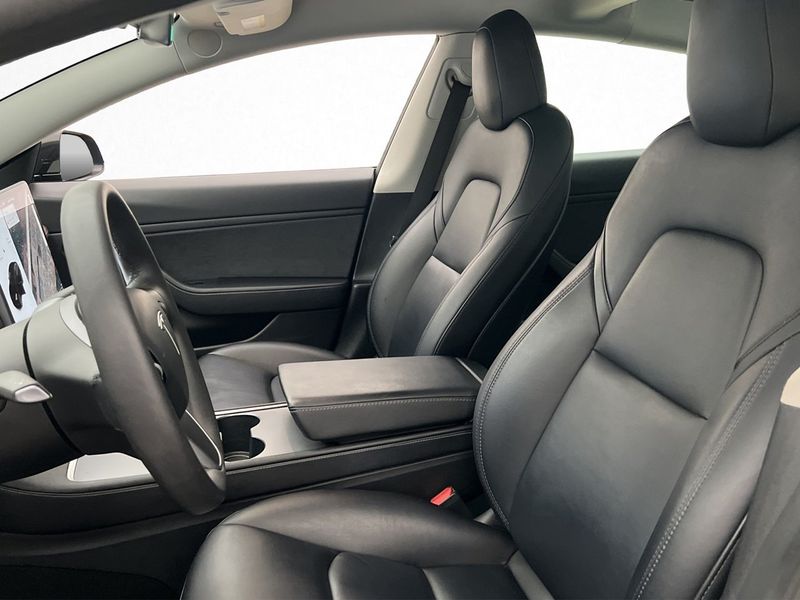Tesla Model 3 bild 13