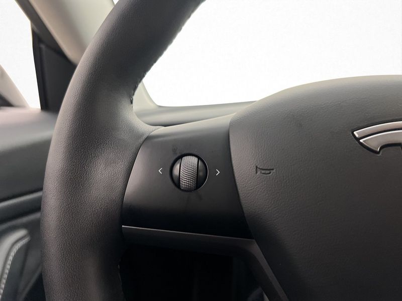 Tesla Model 3 bild 31