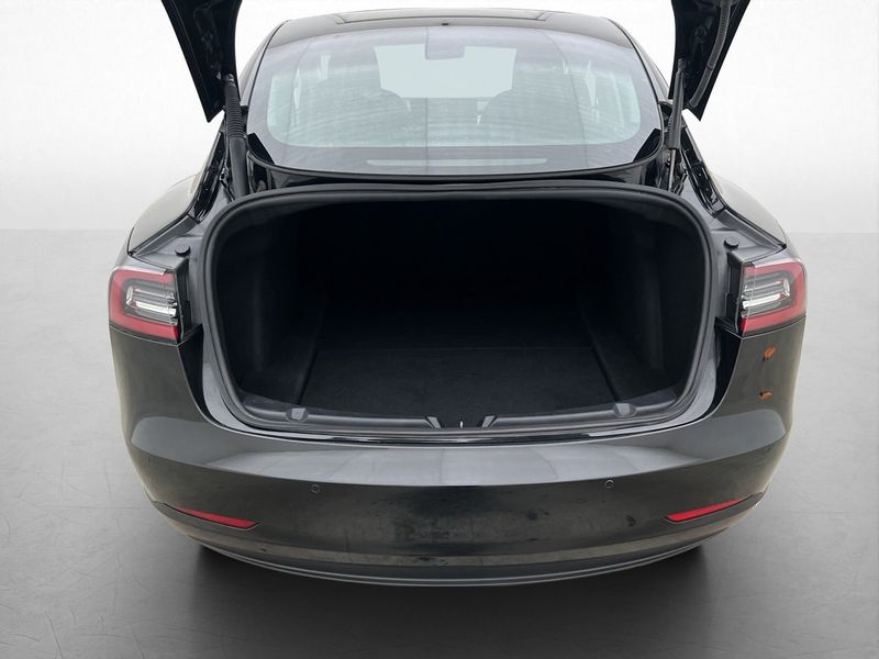 Tesla Model 3 bild 17