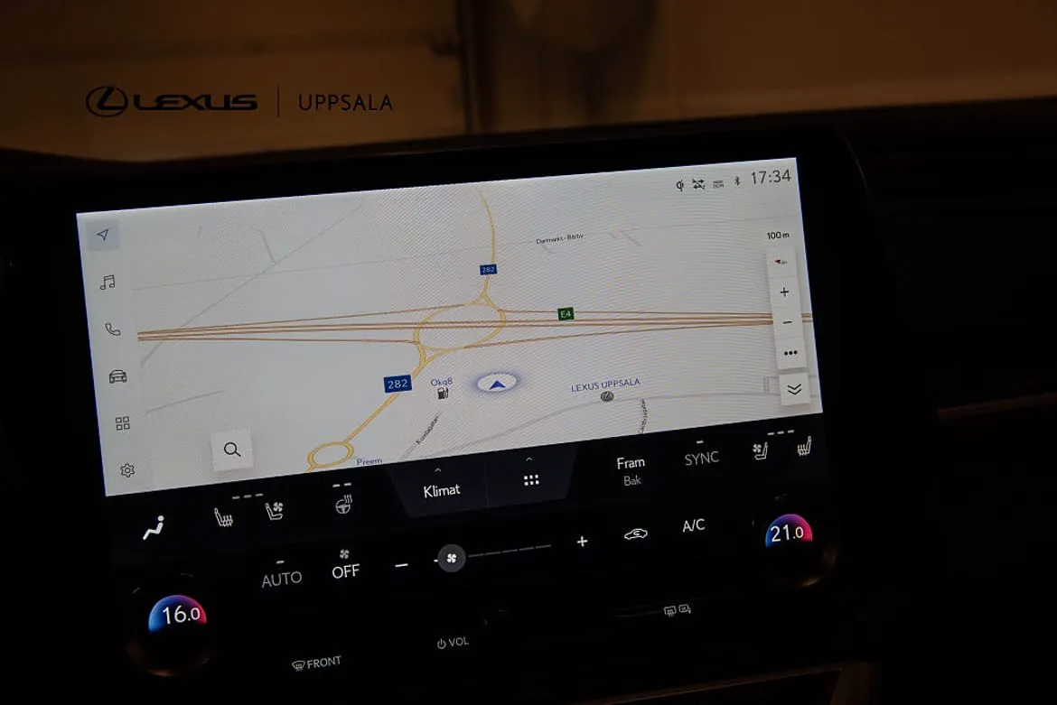 Vehicle image 18