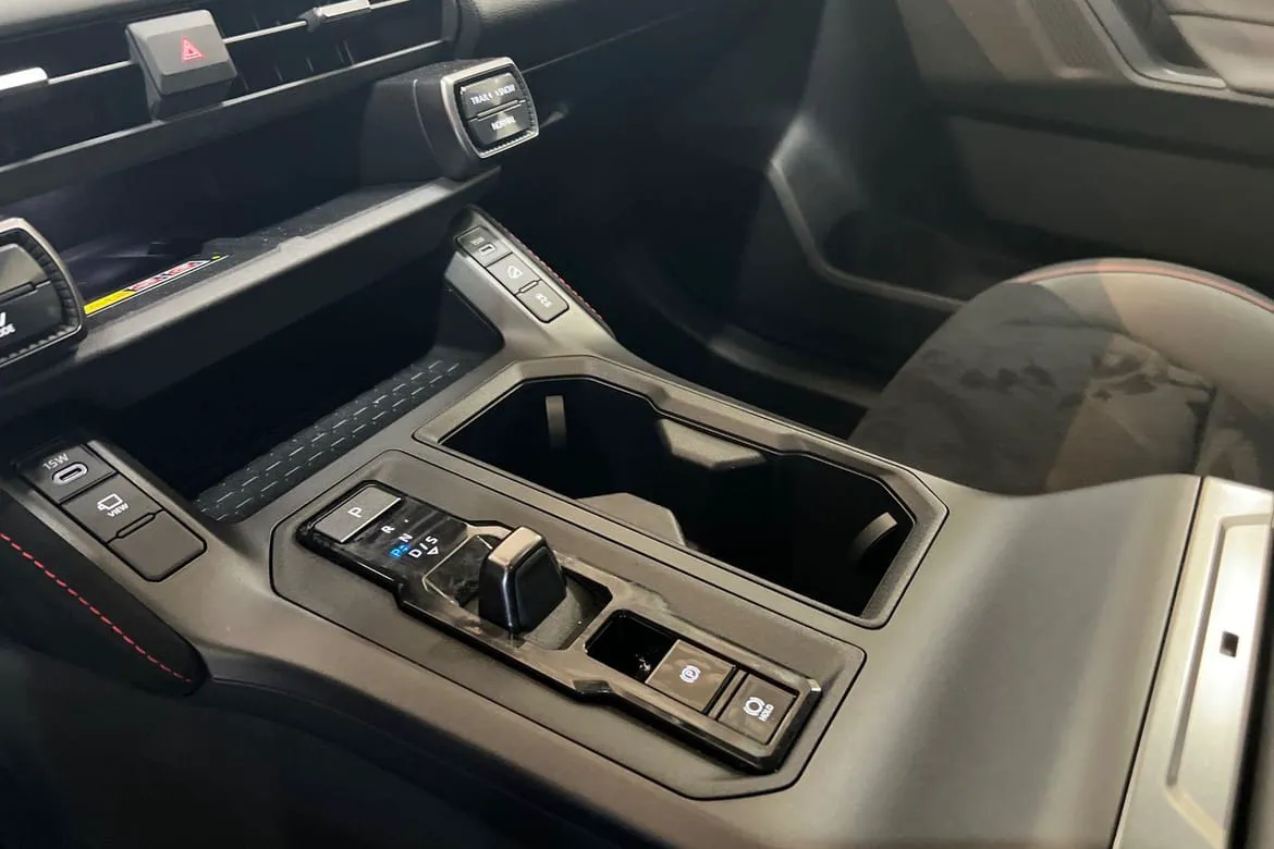 Vehicle image 18