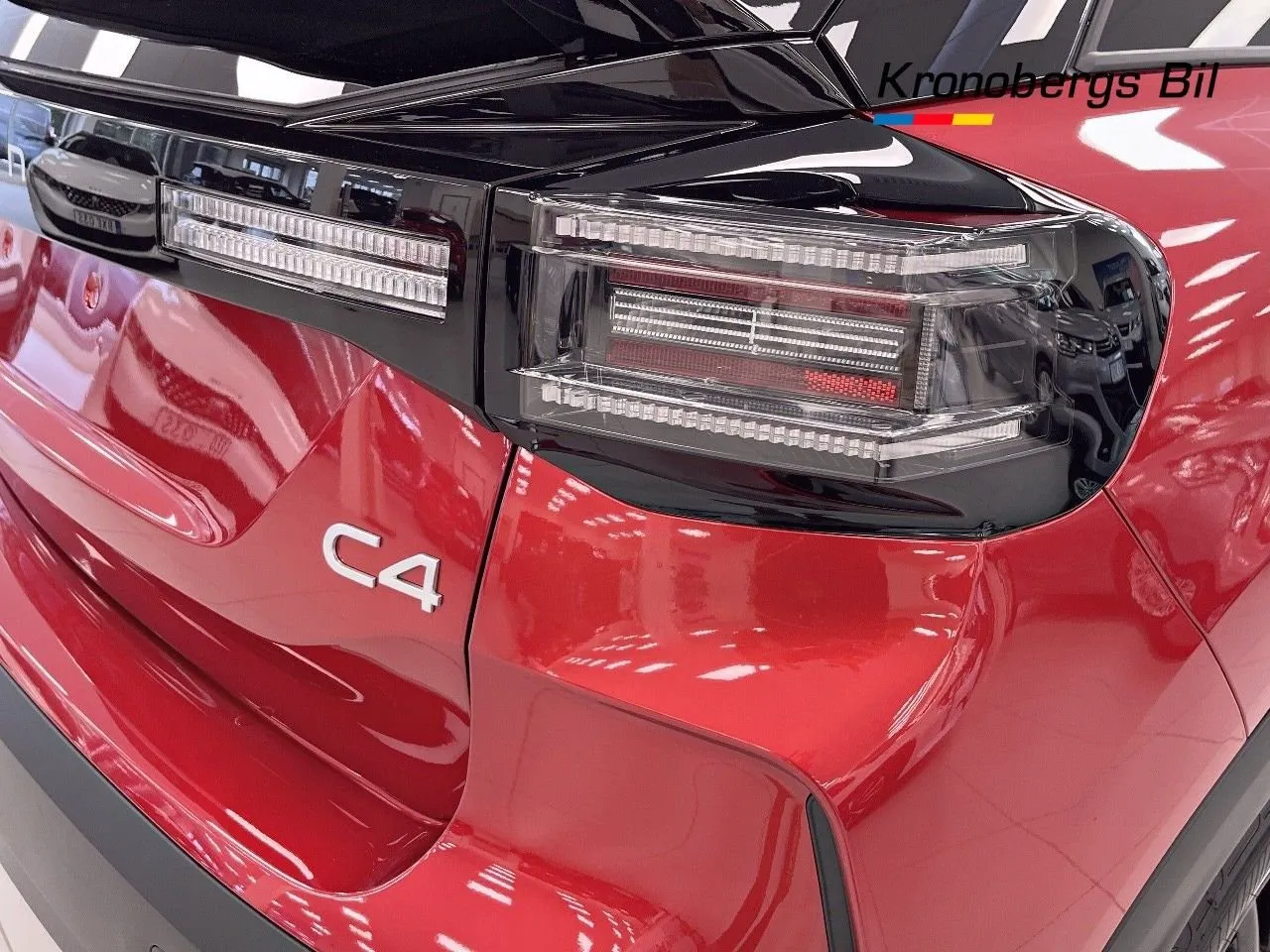 Vehicle image 15