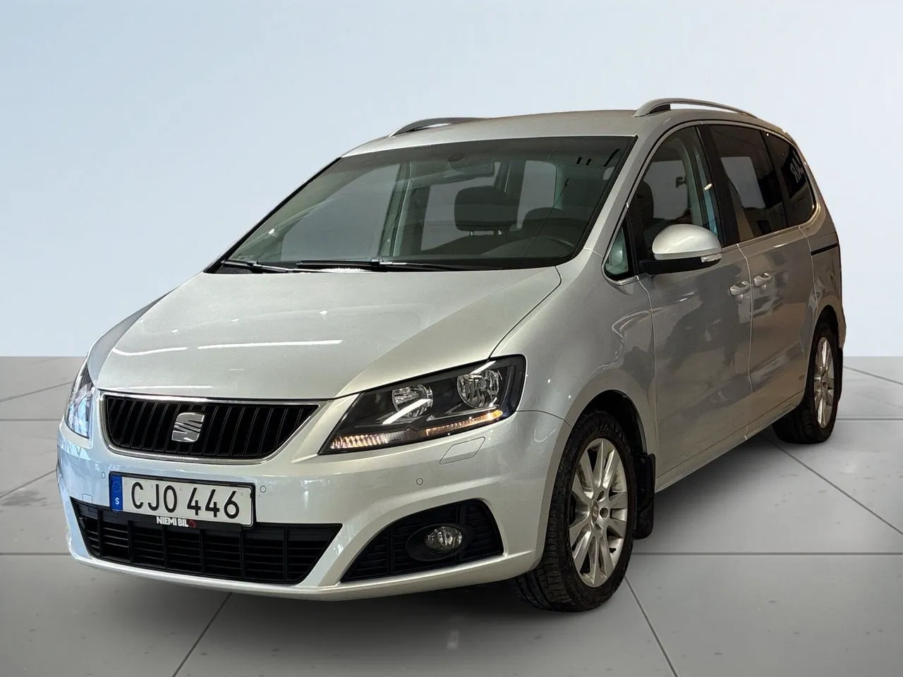 Vehicle image 15