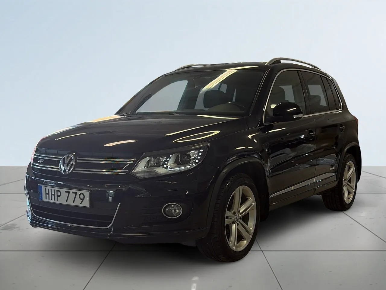Vehicle image 15