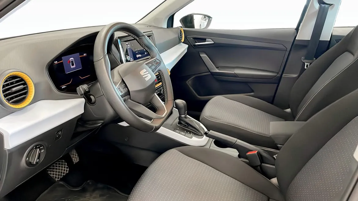 Vehicle image 6