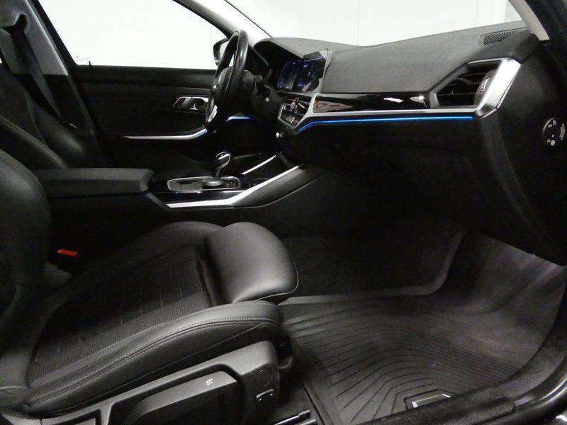 BMW 330 bild 15