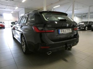 BMW 330 bild 8