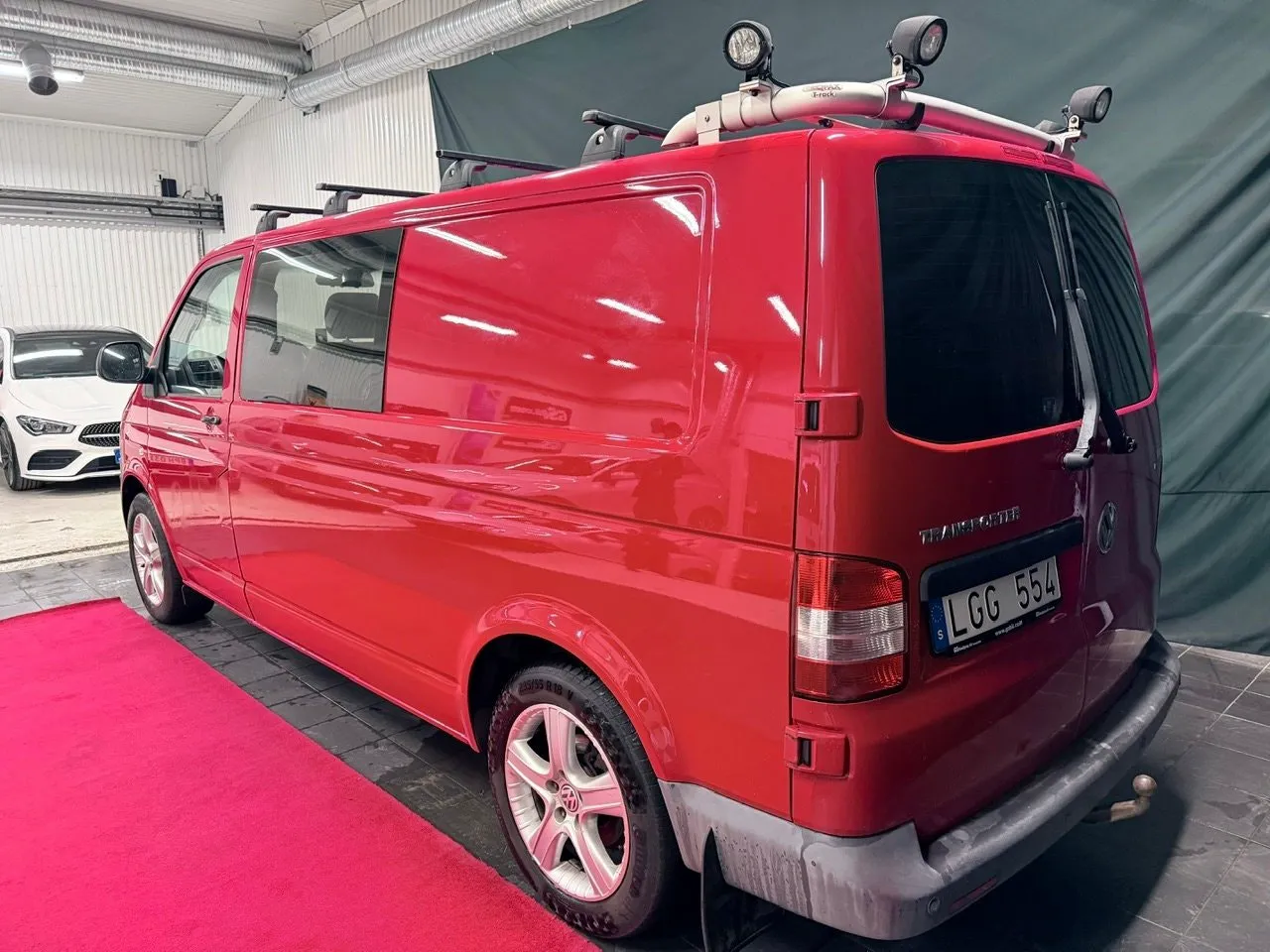 Vehicle image 7