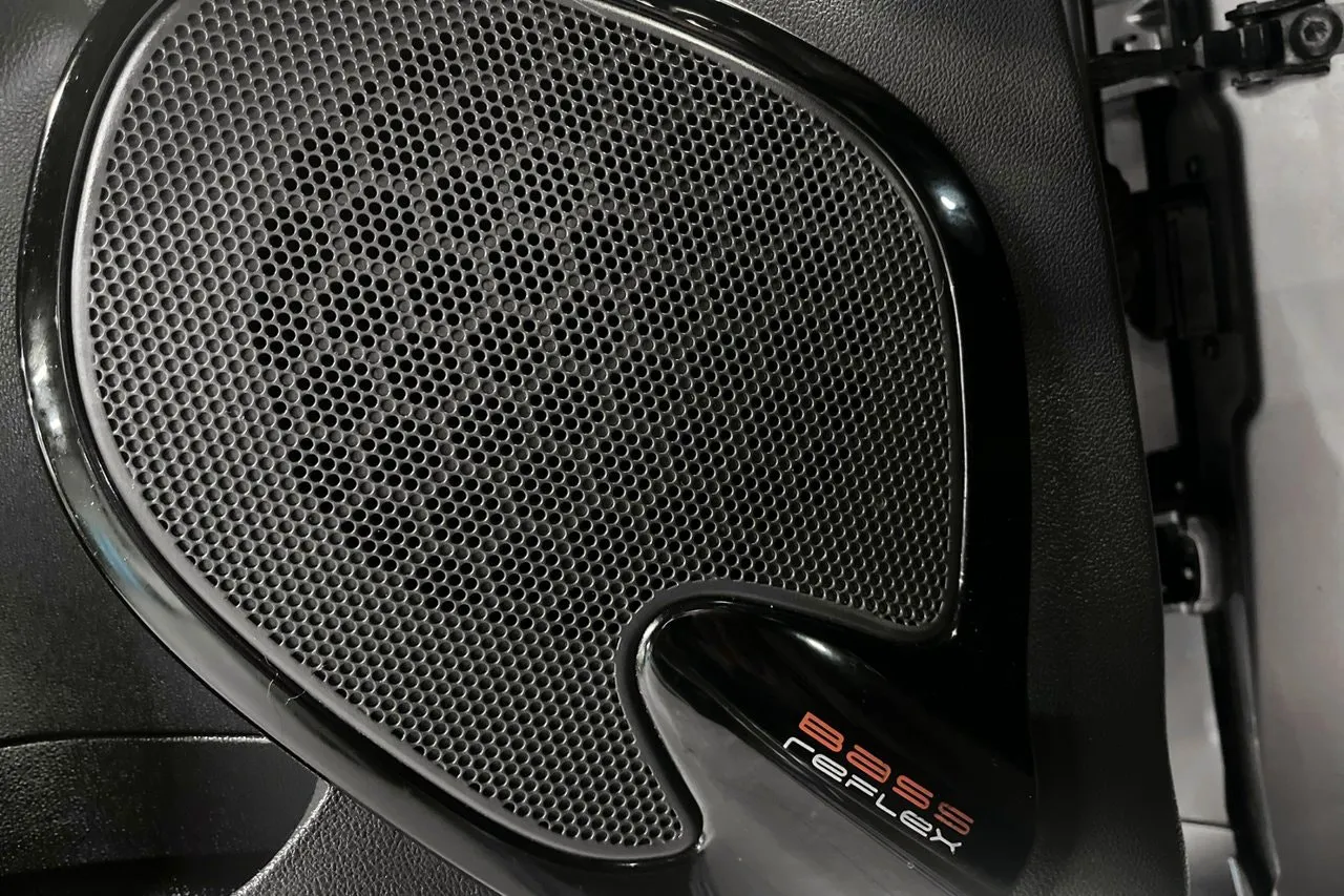 Vehicle image 22