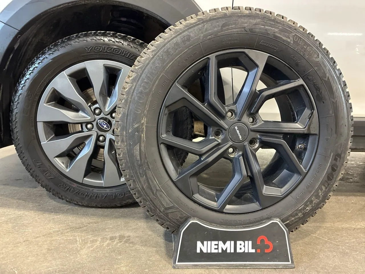 Vehicle image 16
