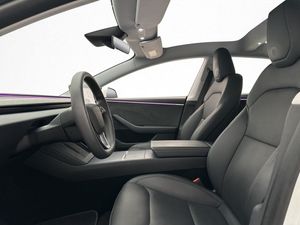 Tesla Model 3 bild 15