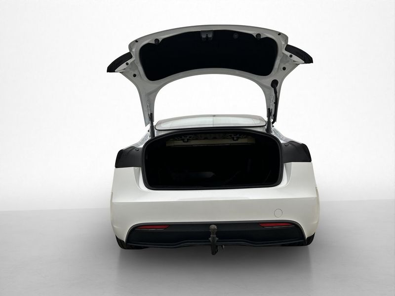 Tesla Model 3 bild 11