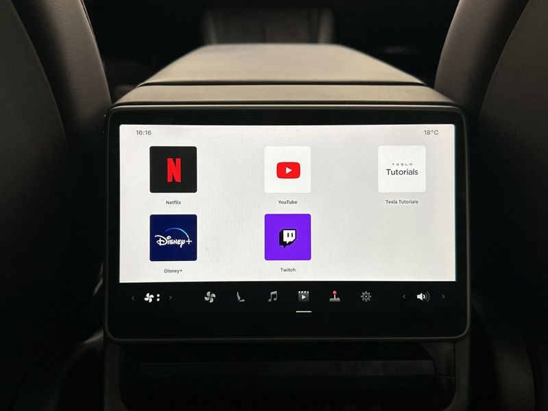 Tesla Model 3 bild 30