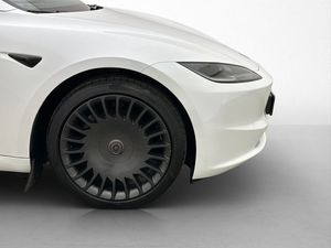 Tesla Model 3 bild 37