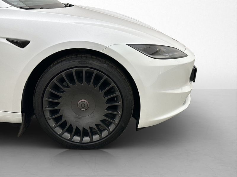 Tesla Model 3 bild 37