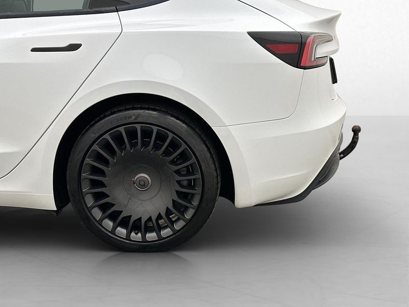 Tesla Model 3 bild 35
