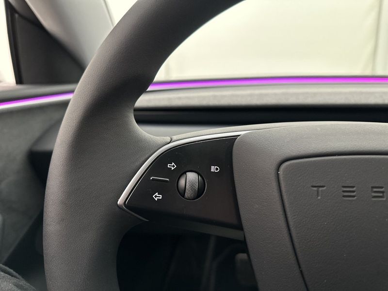 Tesla Model 3 bild 32