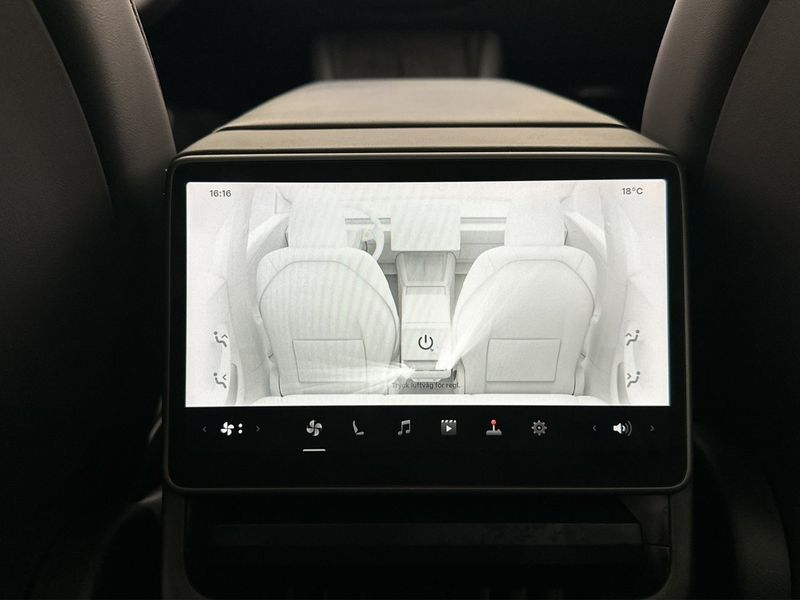 Tesla Model 3 bild 28