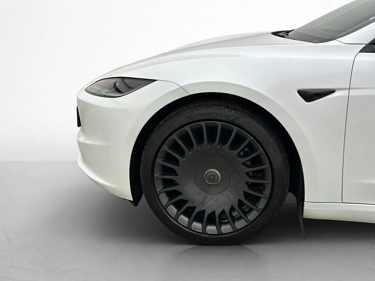 Vehicle image 33