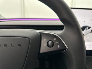 Tesla Model 3 bild 33