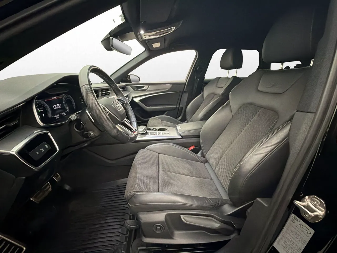 Vehicle image 14