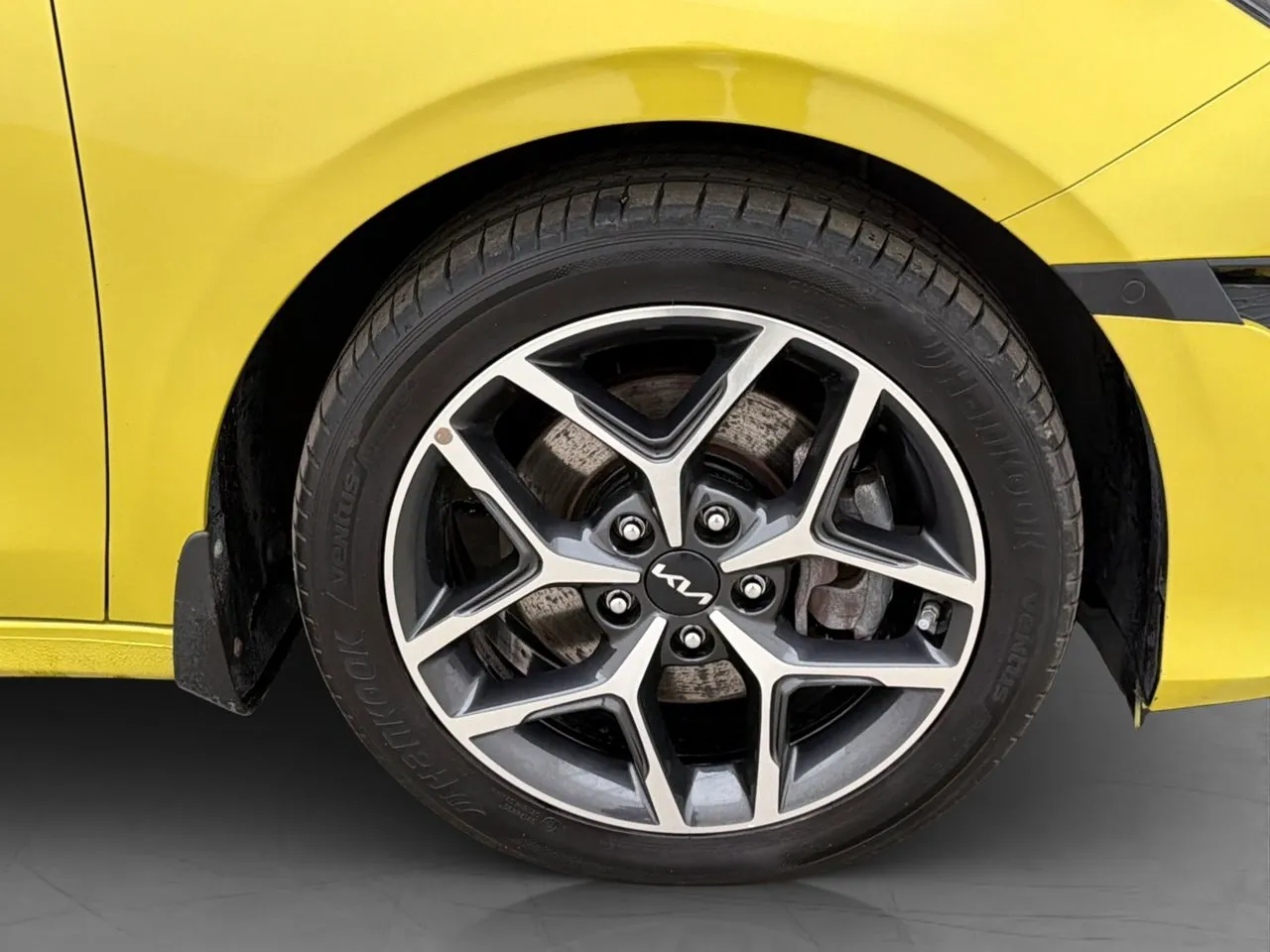 Vehicle image 35