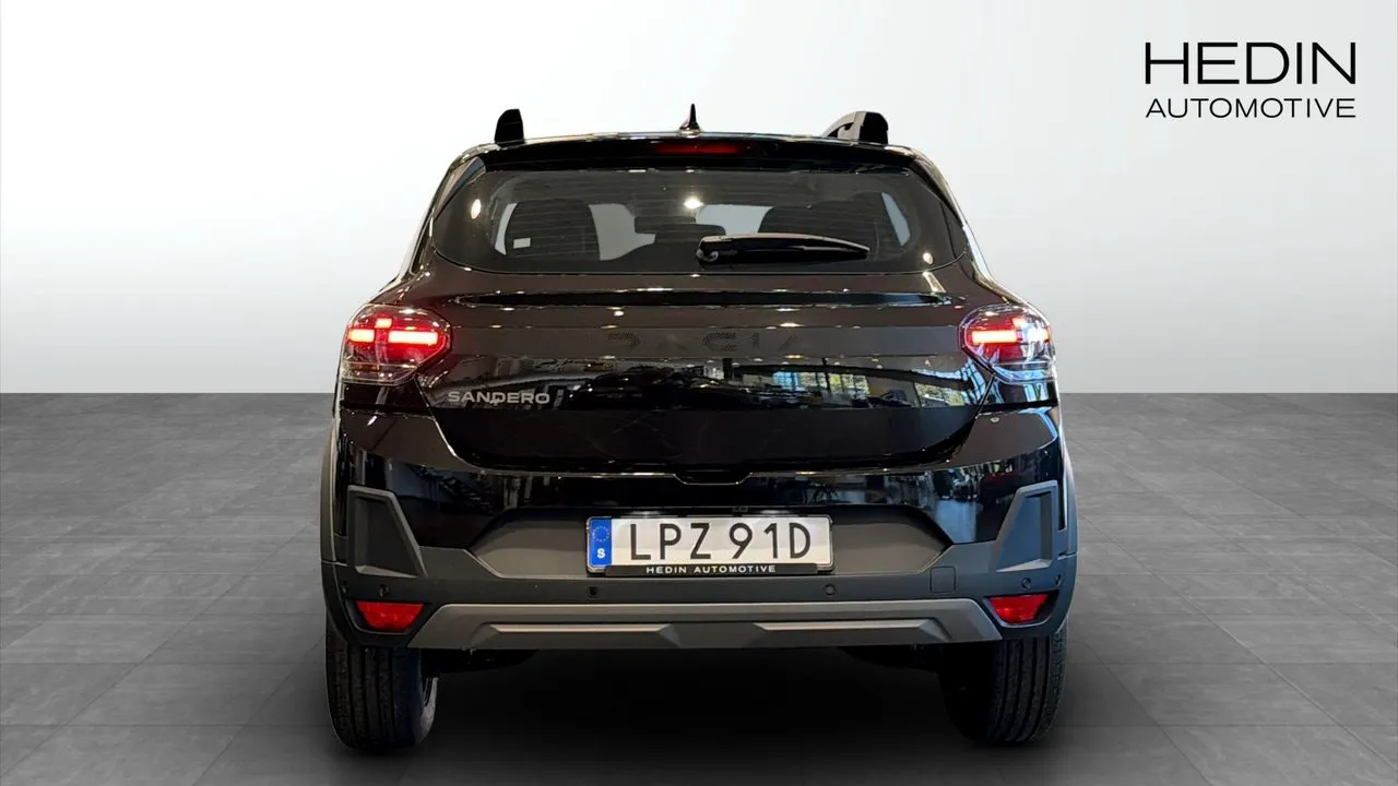 Vehicle image 6
