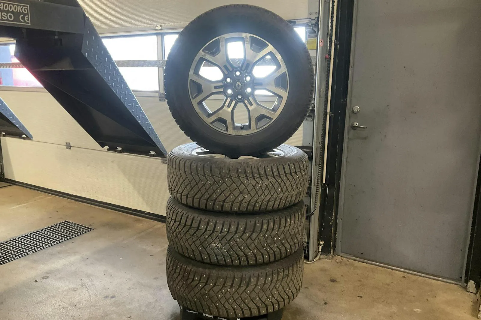 Vehicle image 20