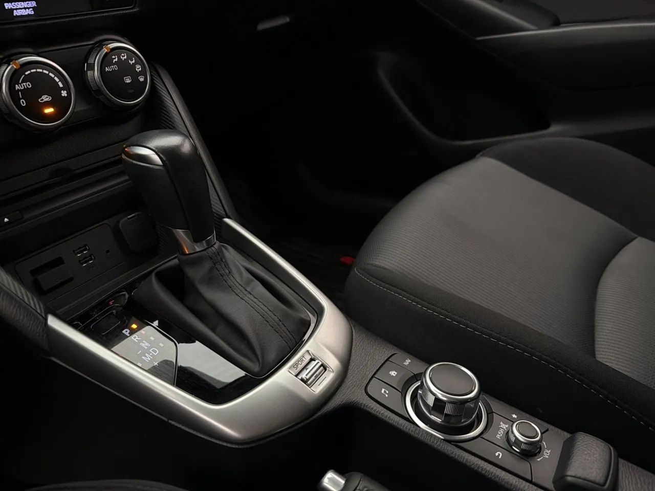 Vehicle image 21