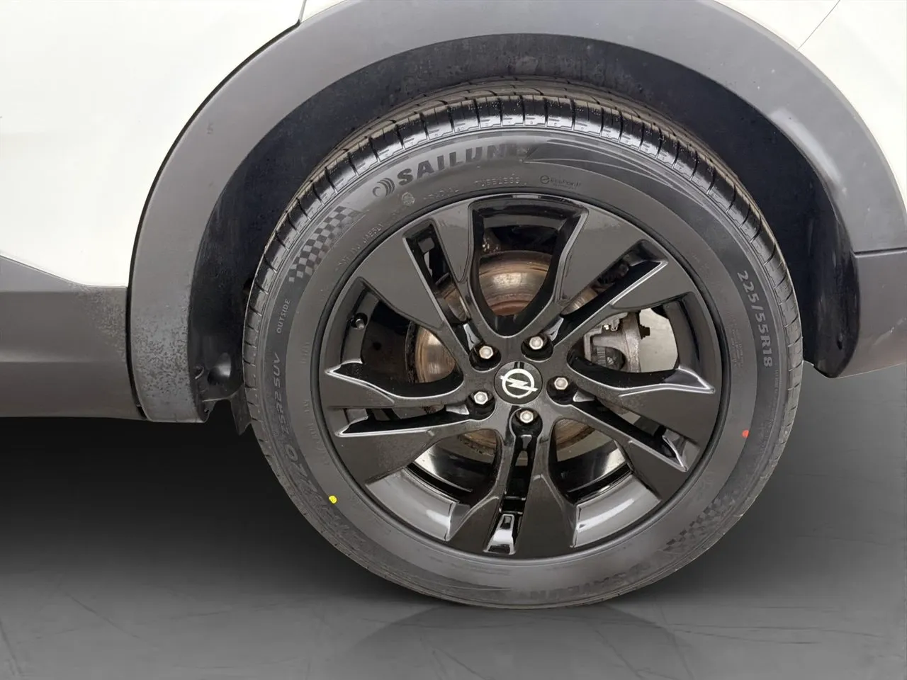 Vehicle image 25