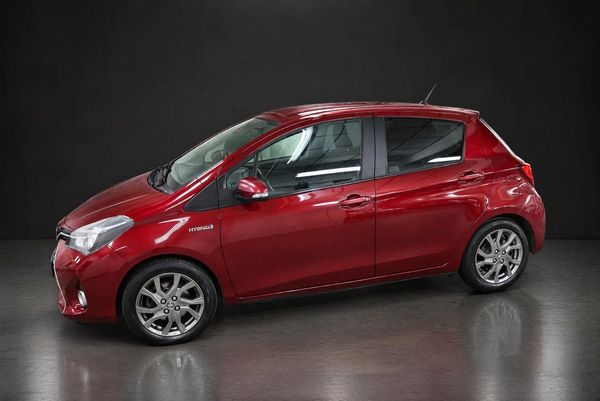Toyota Yaris HYBRIDE E-CVT ACTIVE STYLE V-HJUL - 2017
