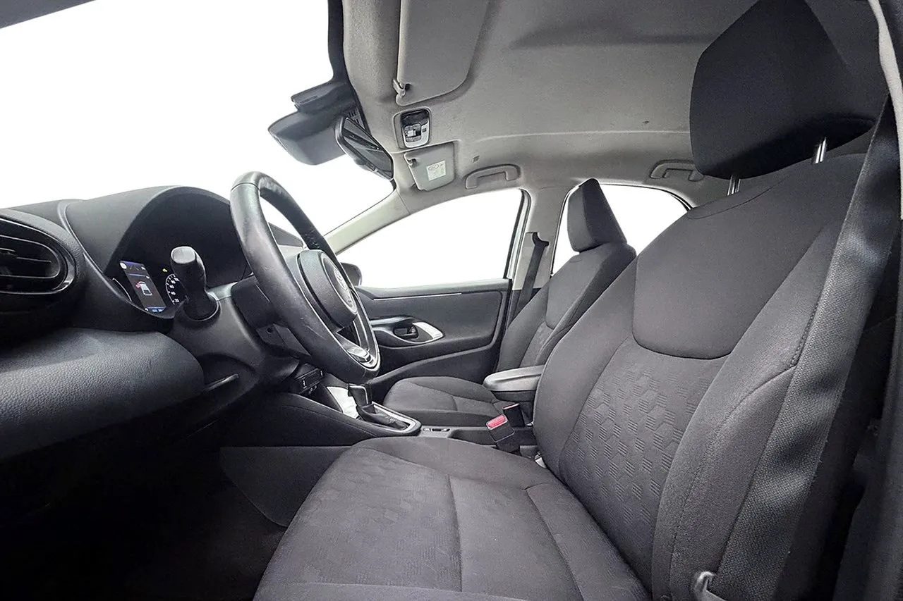 Vehicle image 11