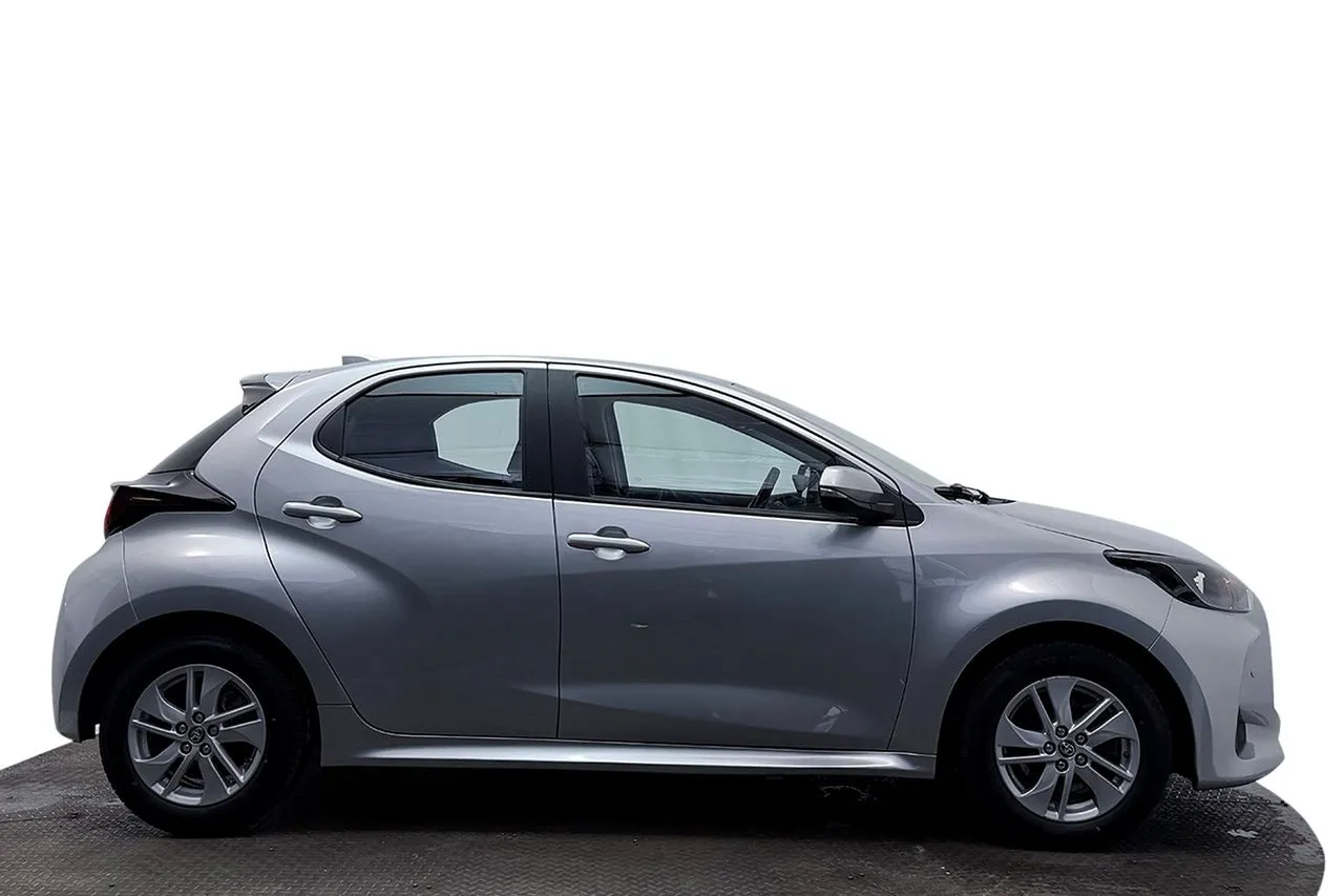 Vehicle image 4