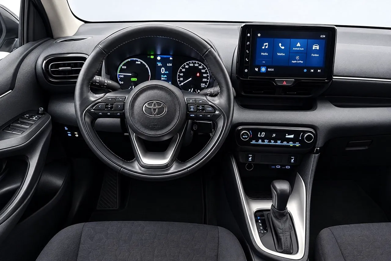 Vehicle image 16