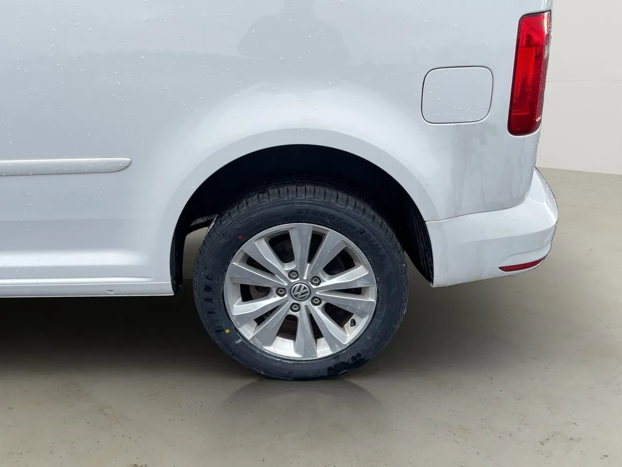 Vehicle image 30