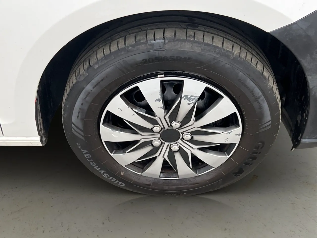Vehicle image 30
