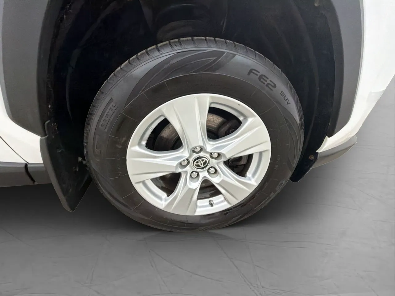 Vehicle image 32