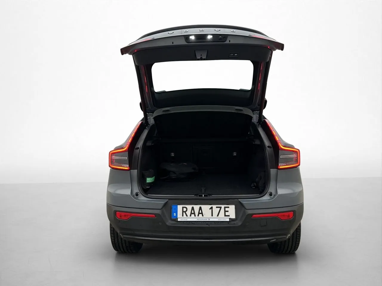 Vehicle image 32