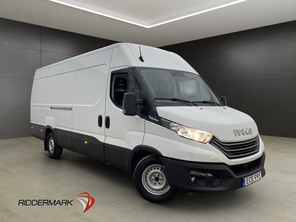Iveco Daily 35 L4H2 FLYTTBIL Värm PDC 3-Sit Farthållare Moms - 2023