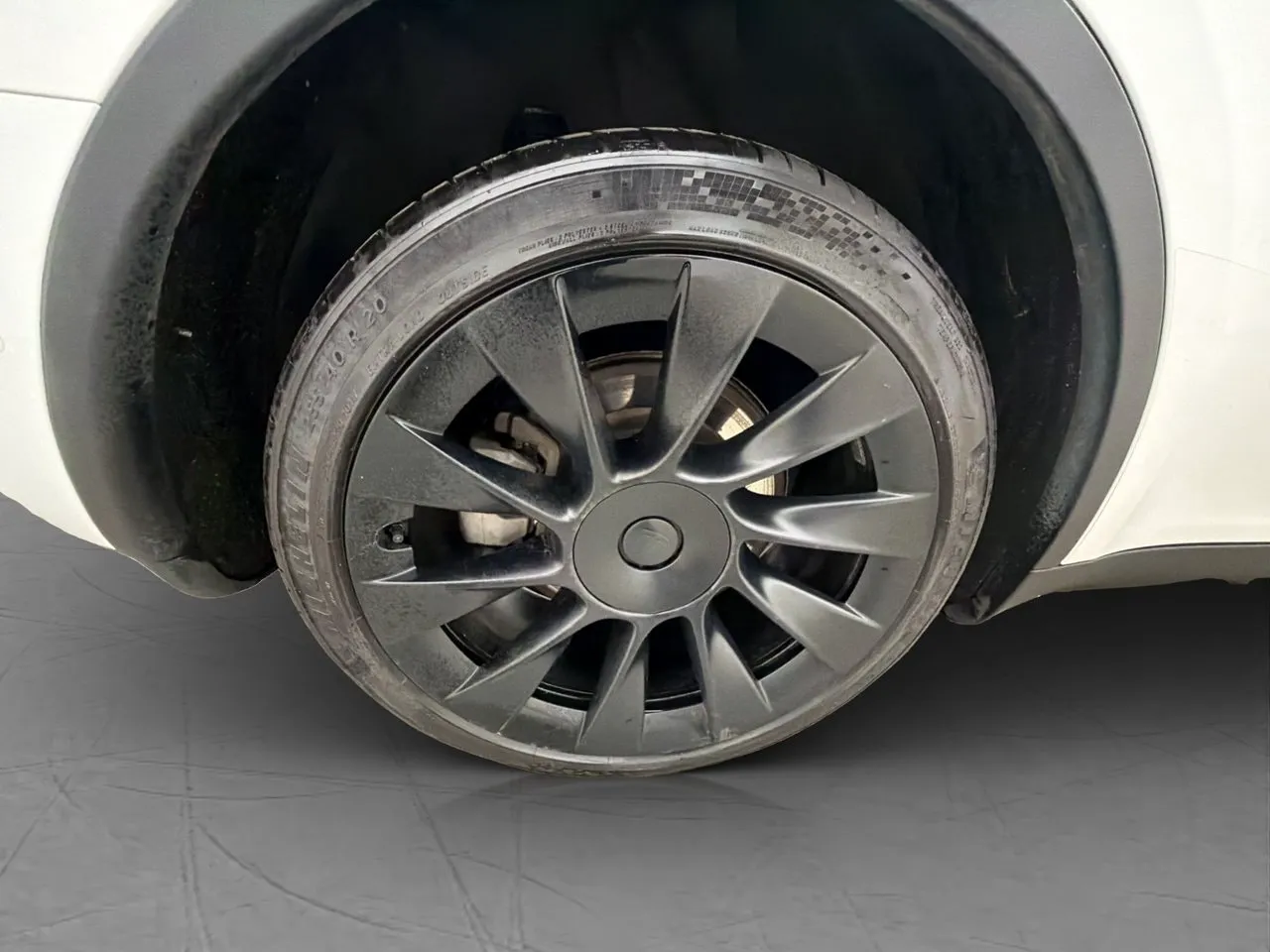 Vehicle image 32