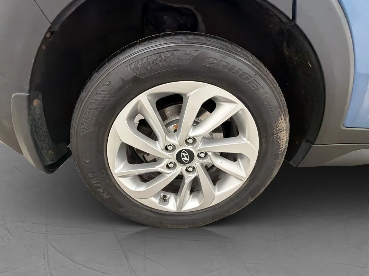 Vehicle image 30