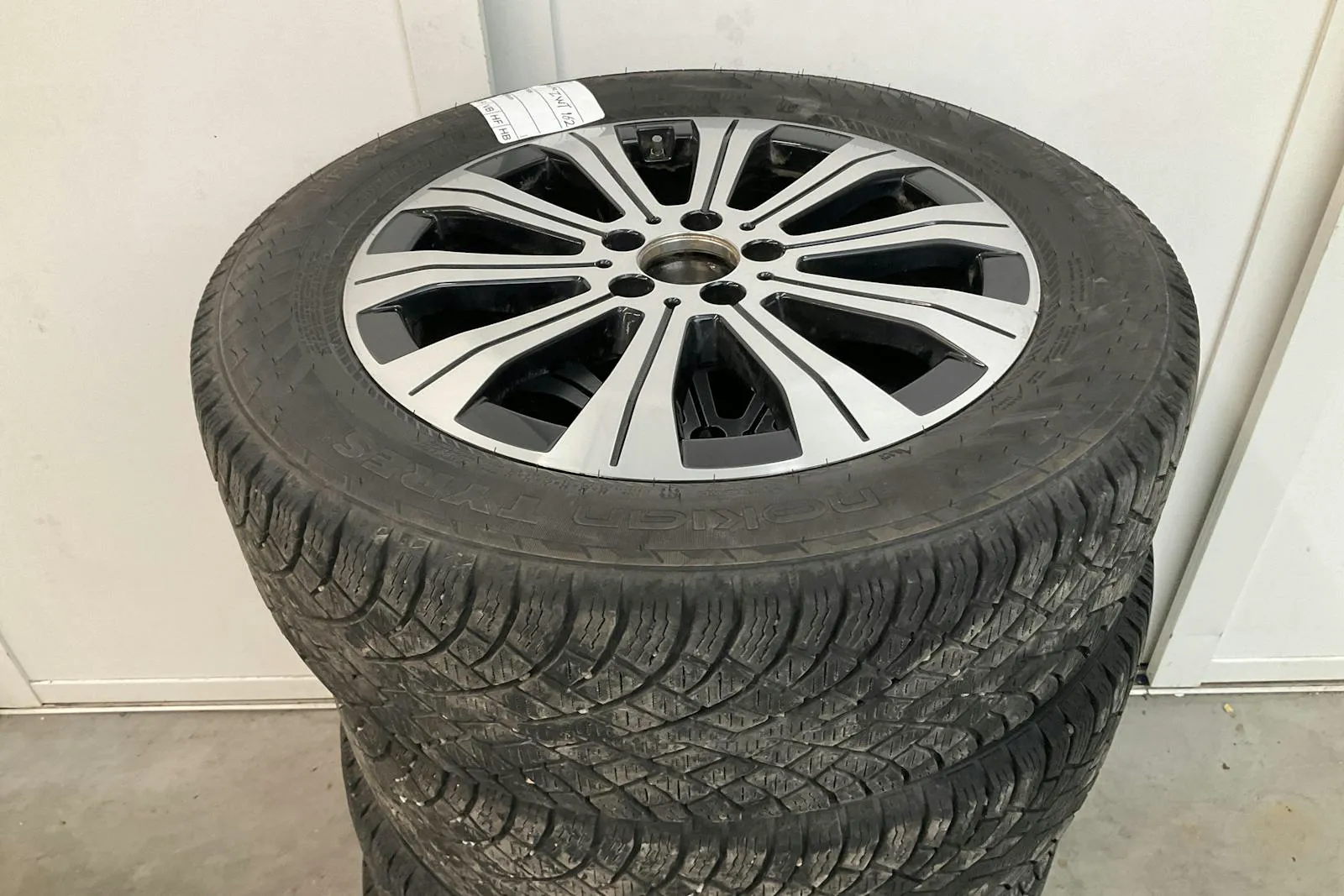 Vehicle image 15