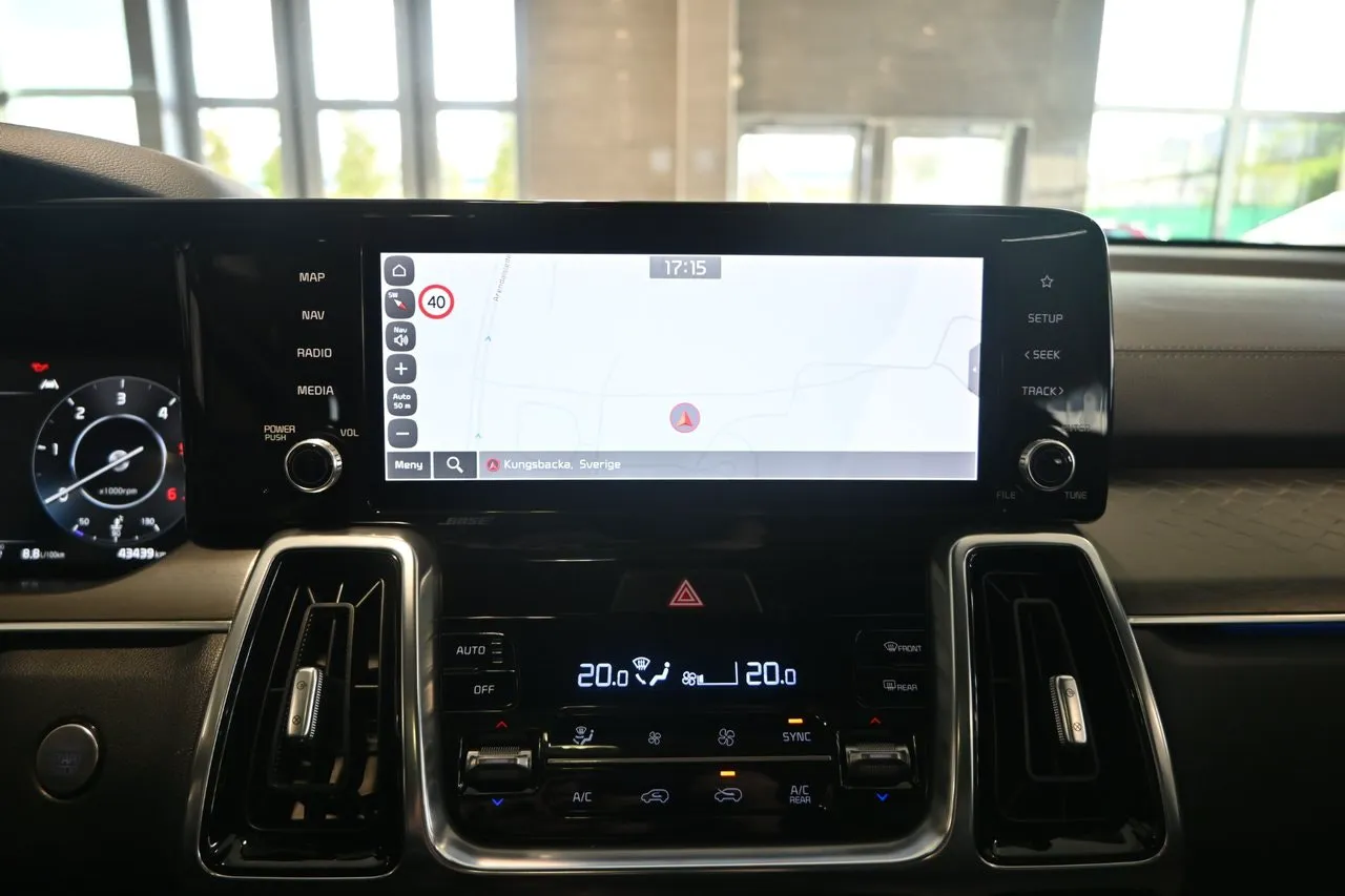 Vehicle image 28