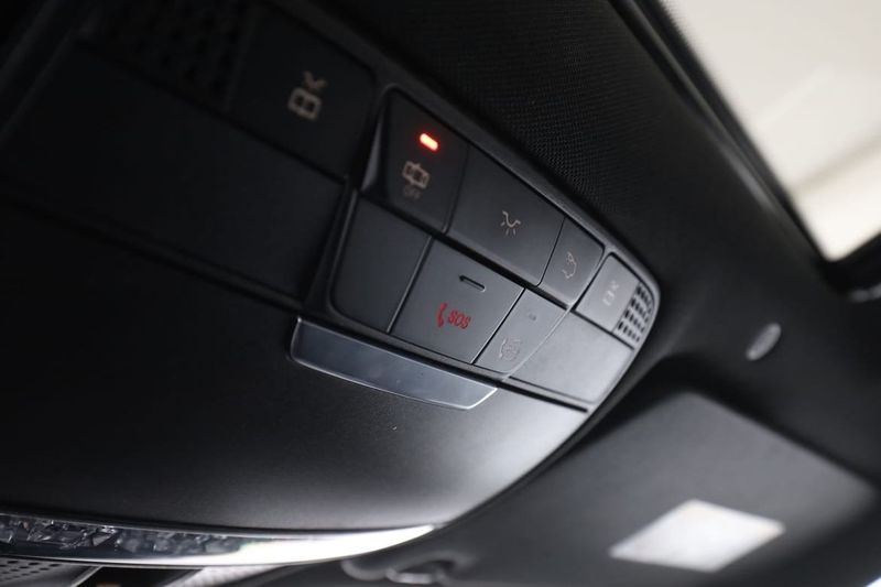 Mercedes GLC300 bild 32